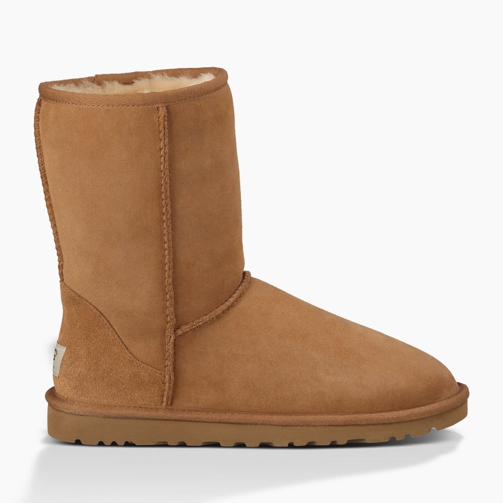 UGG Classic Short Boot 100% authentic size 6